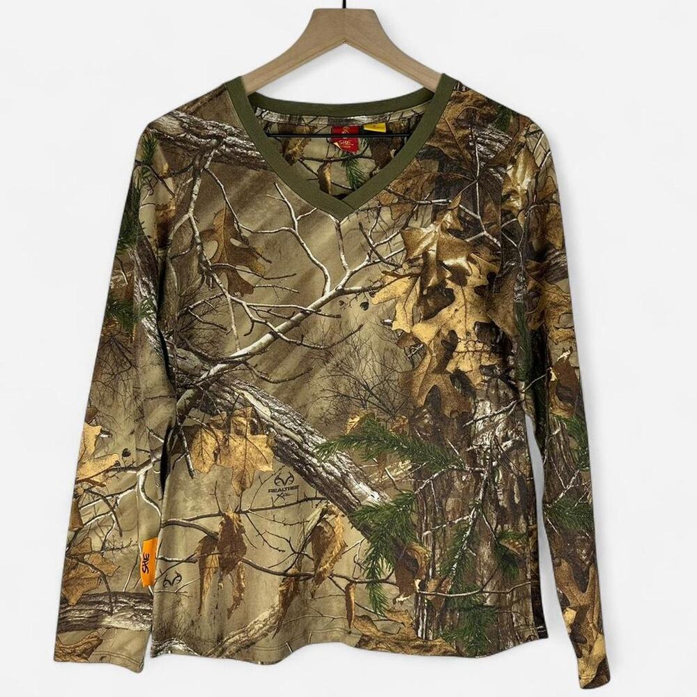 She outdoor realtree camo long sleeve tee size M